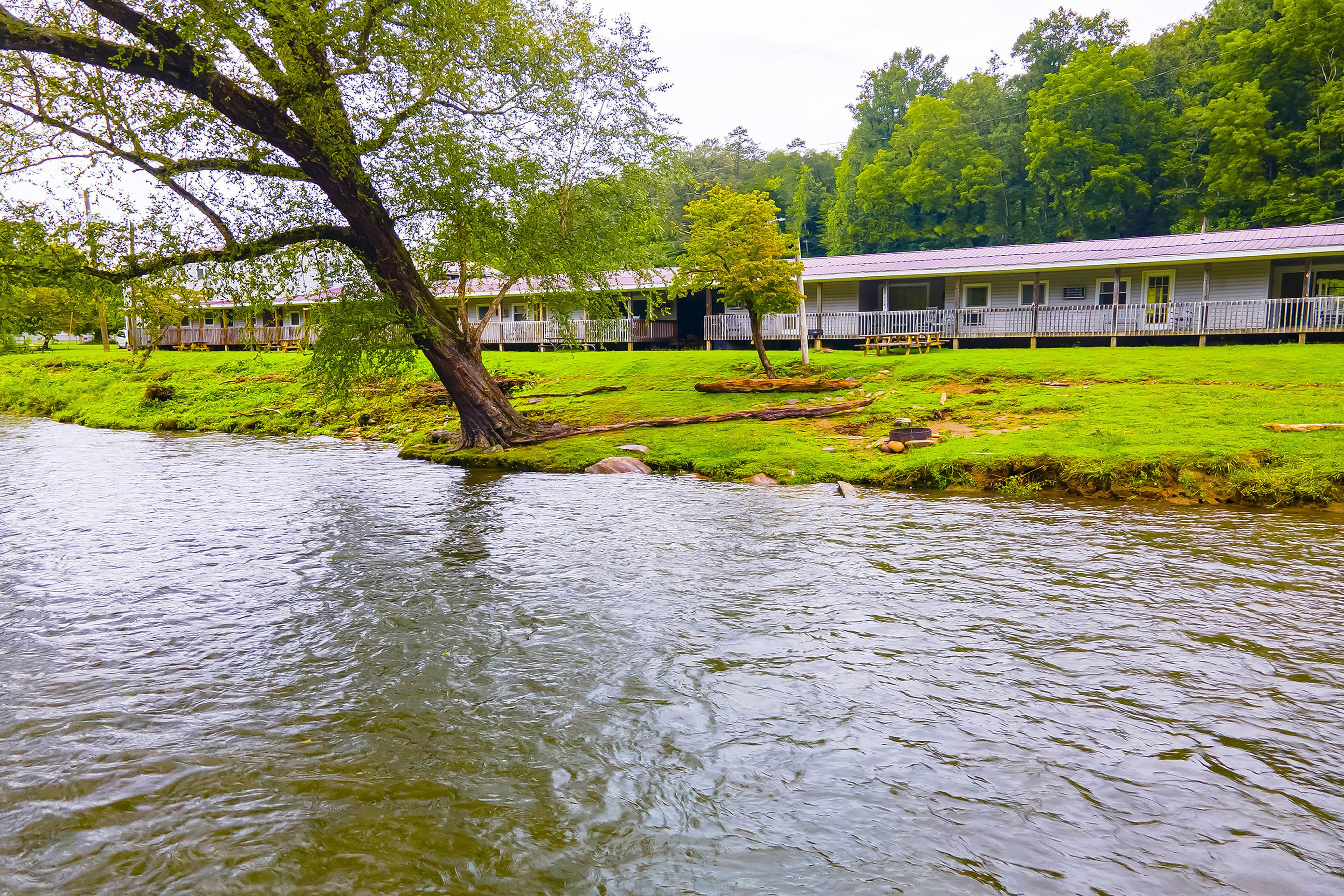 Hotel Lloyd's On The River Country By Oyo 2*