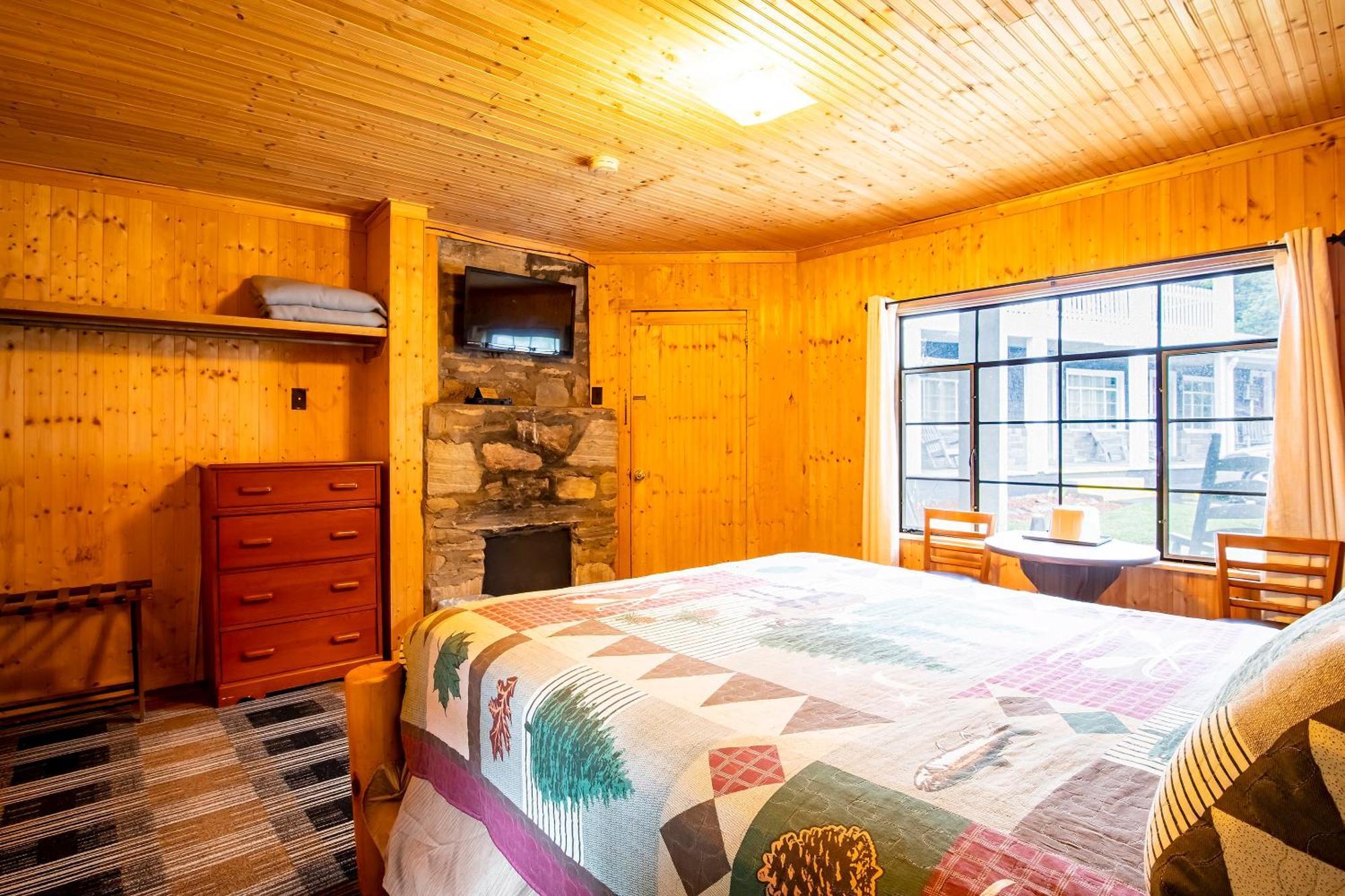 Hotel Lloyd's On The River Country By Oyo 2*