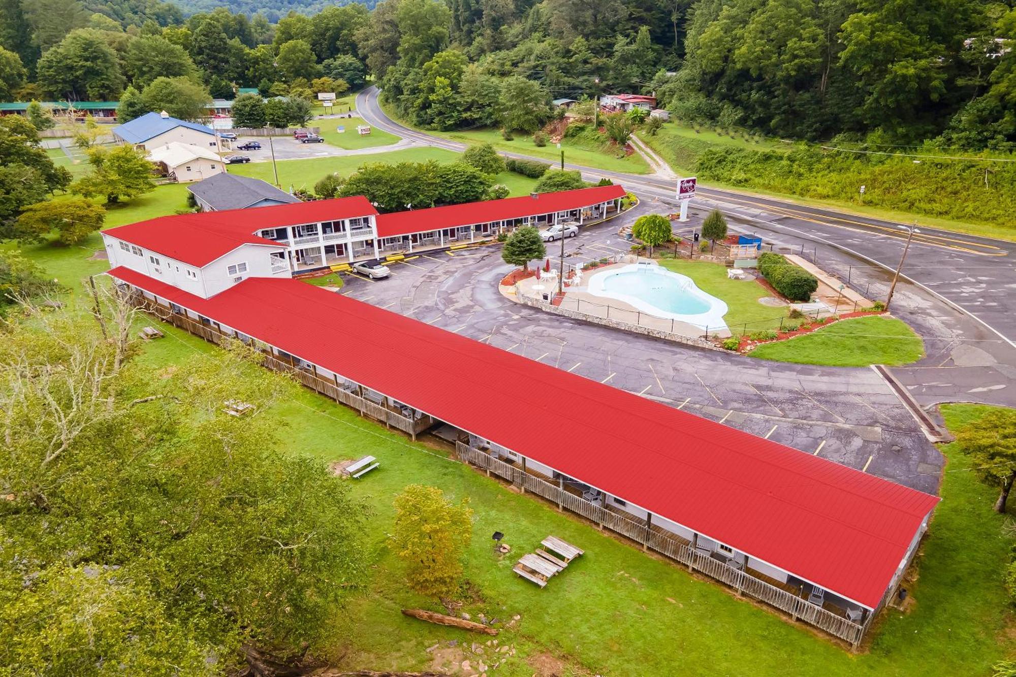 Lloyd's On The River Country By Oyo 2* Bryson City