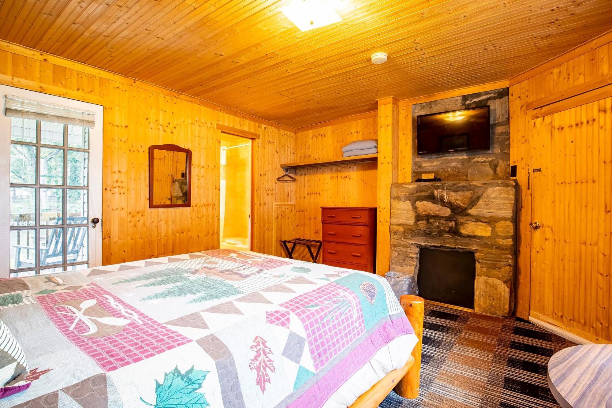 Lloyd's On The River Country By Oyo Hotel Bryson City