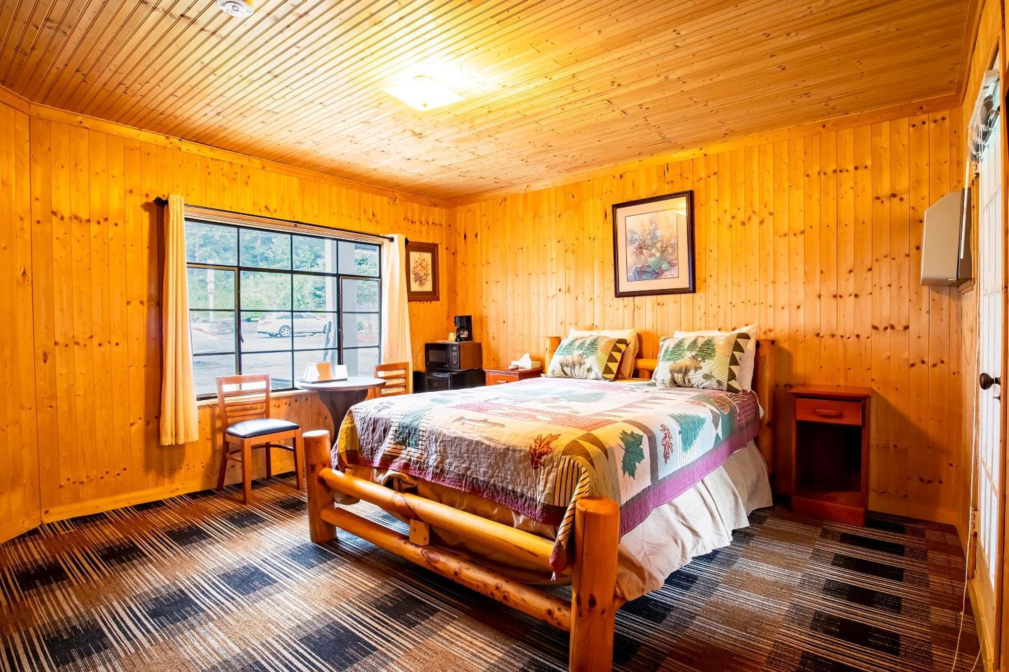Hotel Lloyd's On The River Country By Oyo Bryson City
