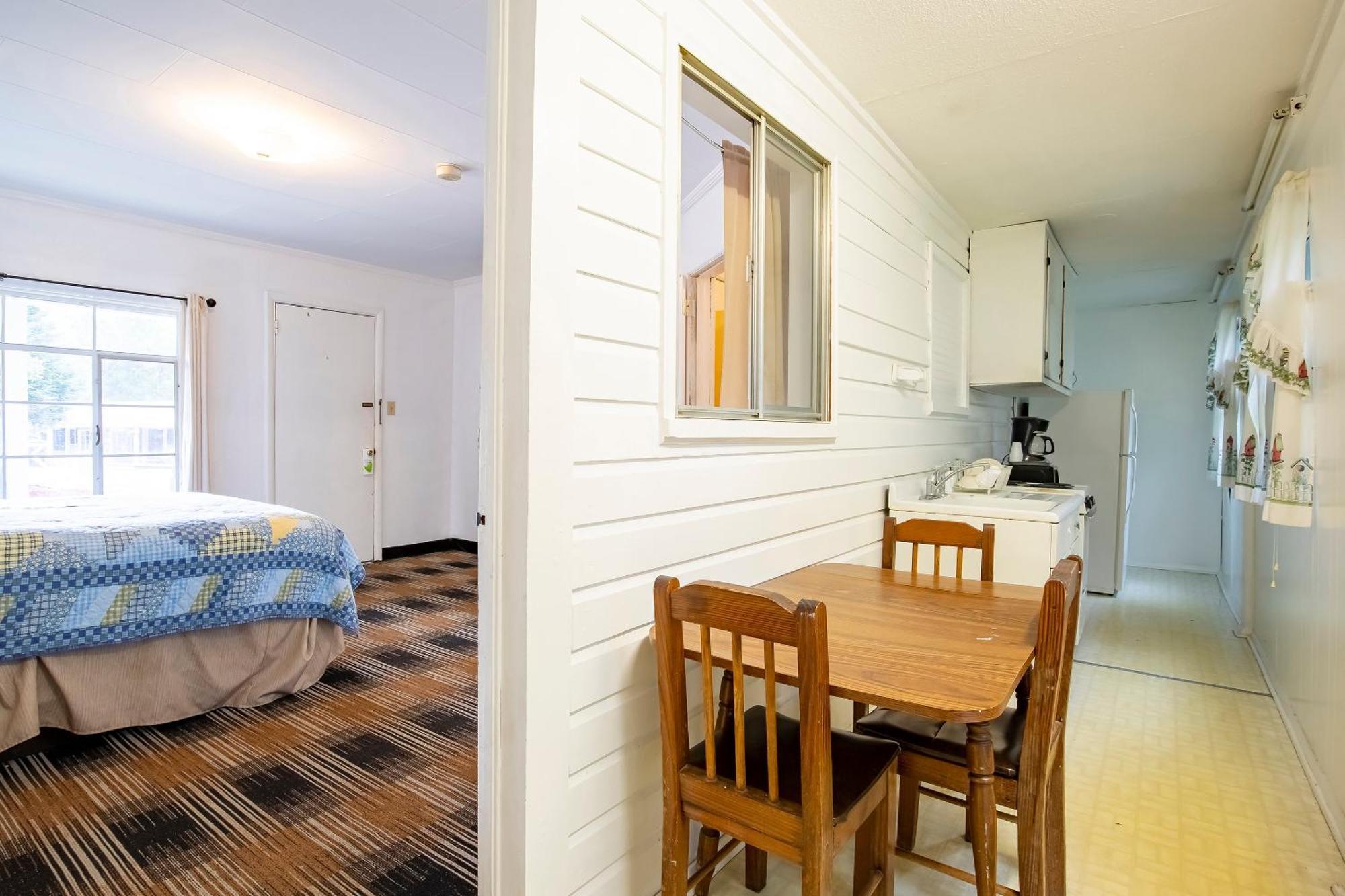 Lloyd's On The River Country By Oyo 2* Bryson City