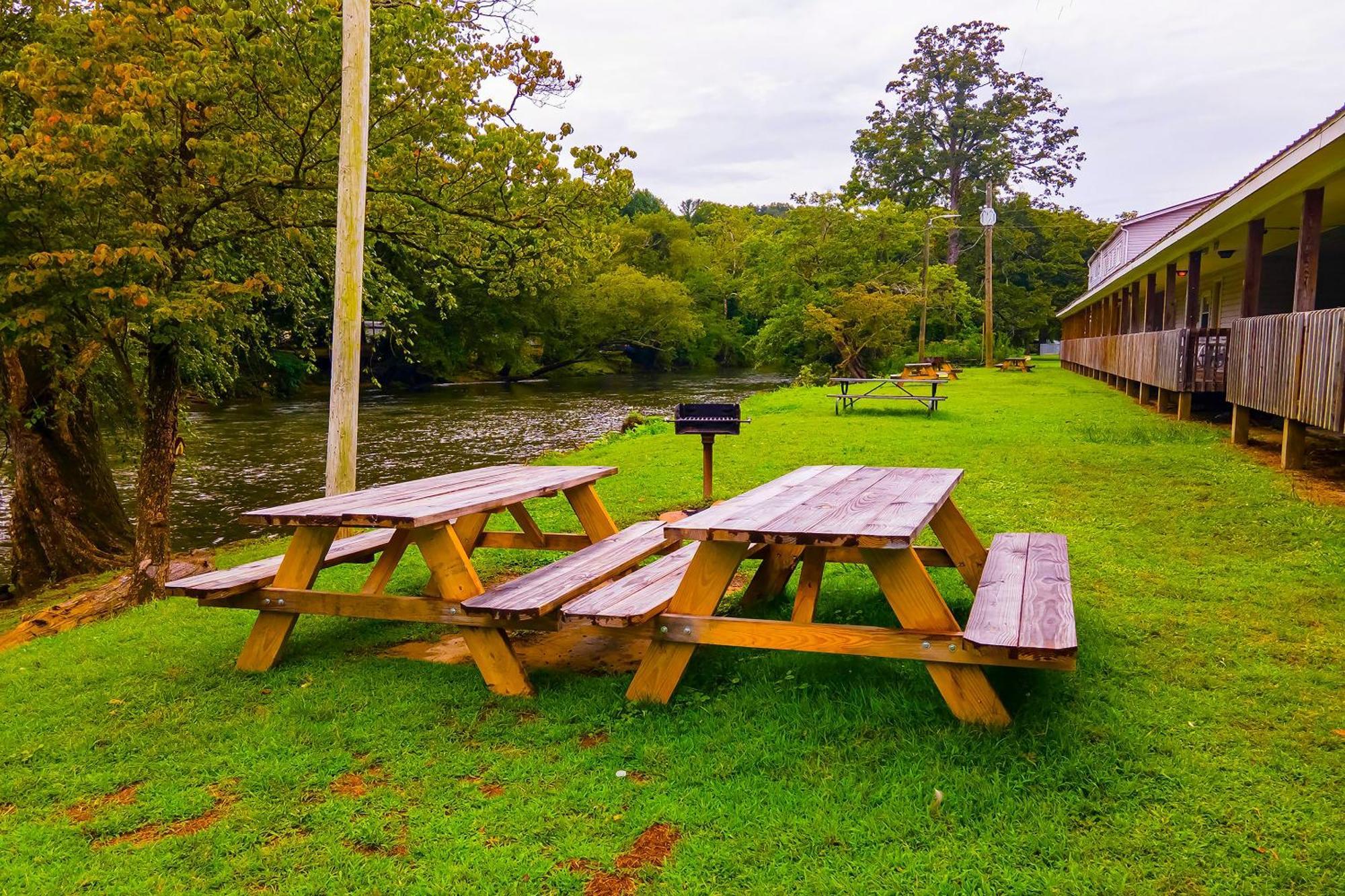 Lloyd's On The River Country By Oyo Bryson City
