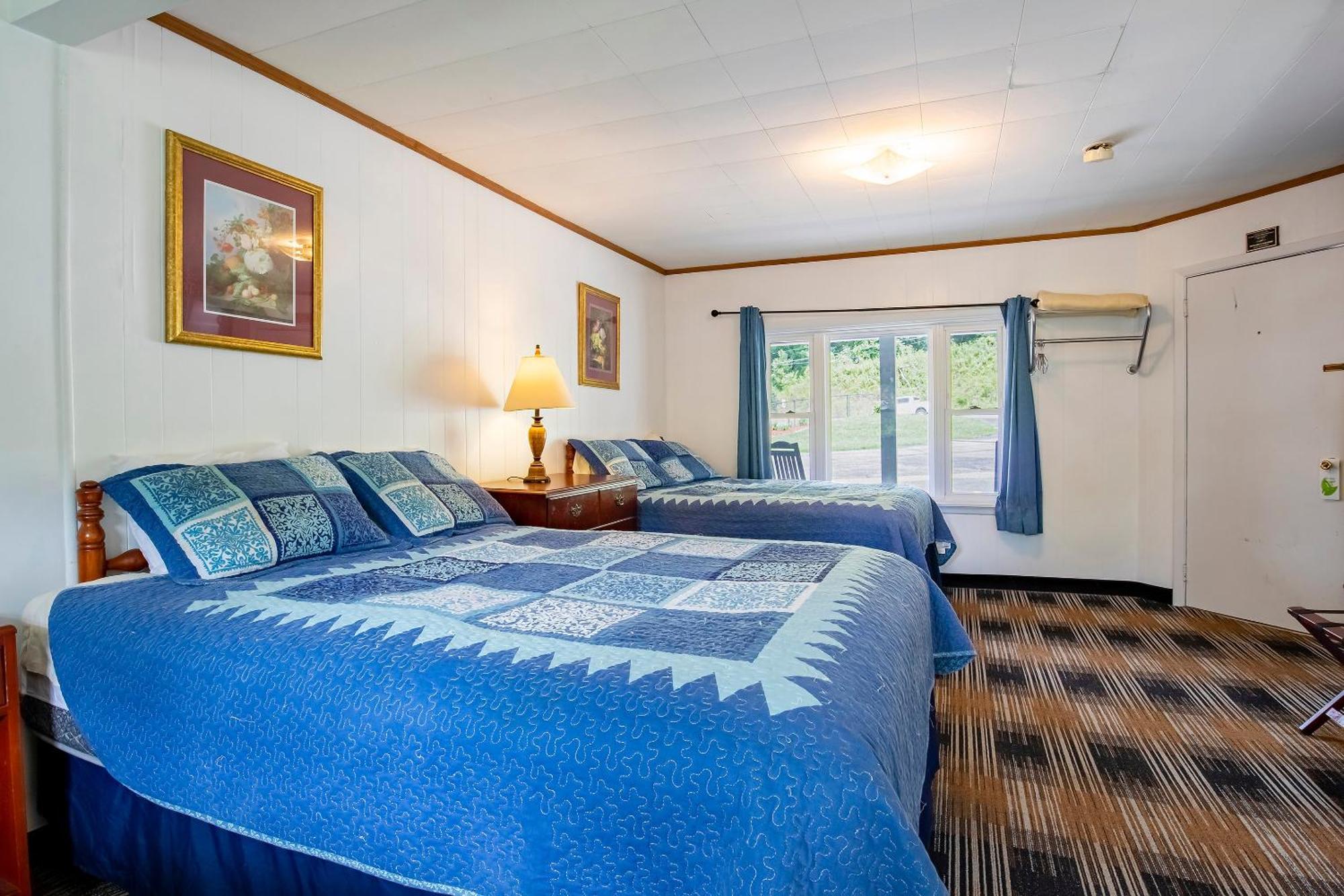 Lloyd's On The River Country By Oyo Hotel 2*