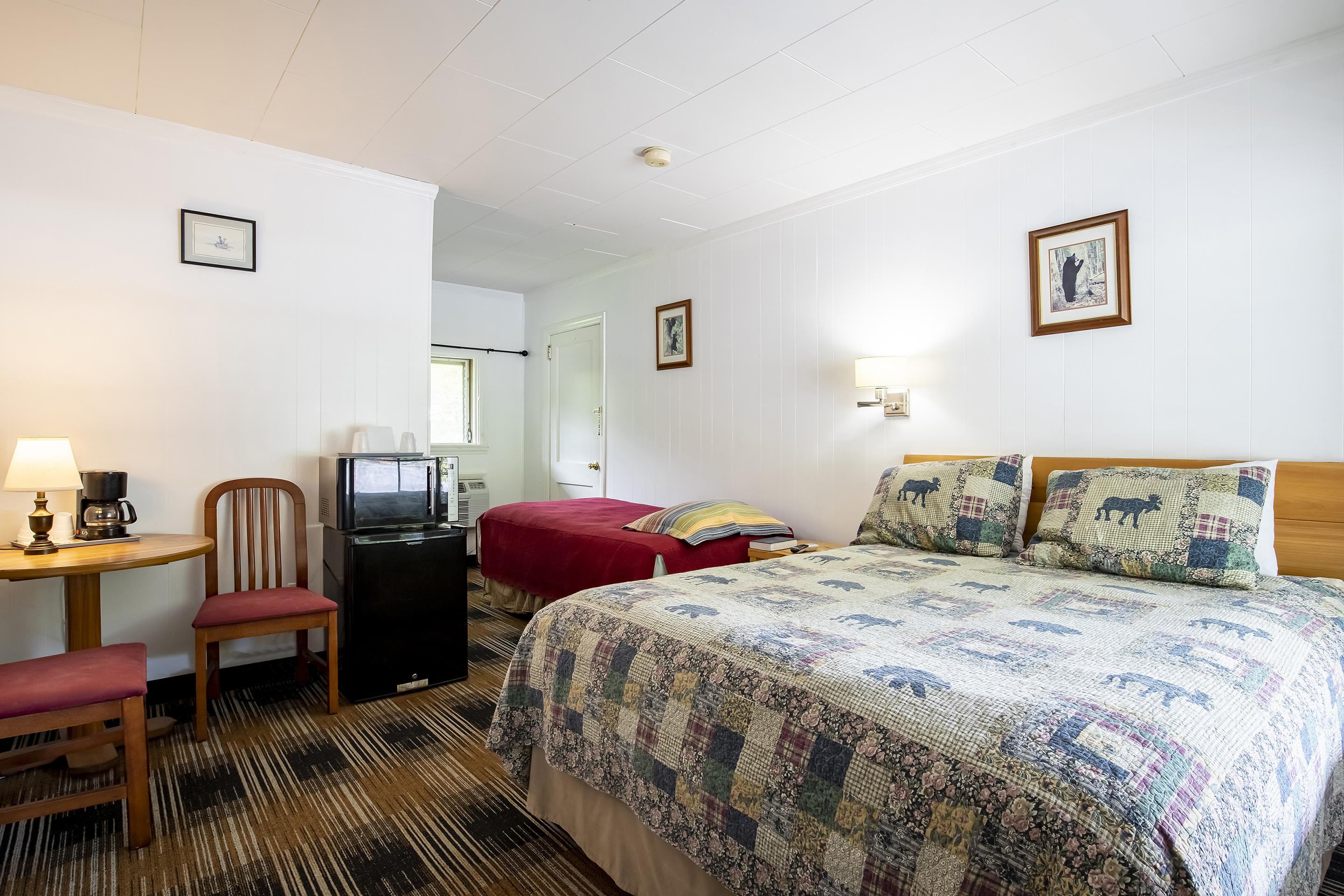 Hotel Lloyd's On The River Country By Oyo Bryson City